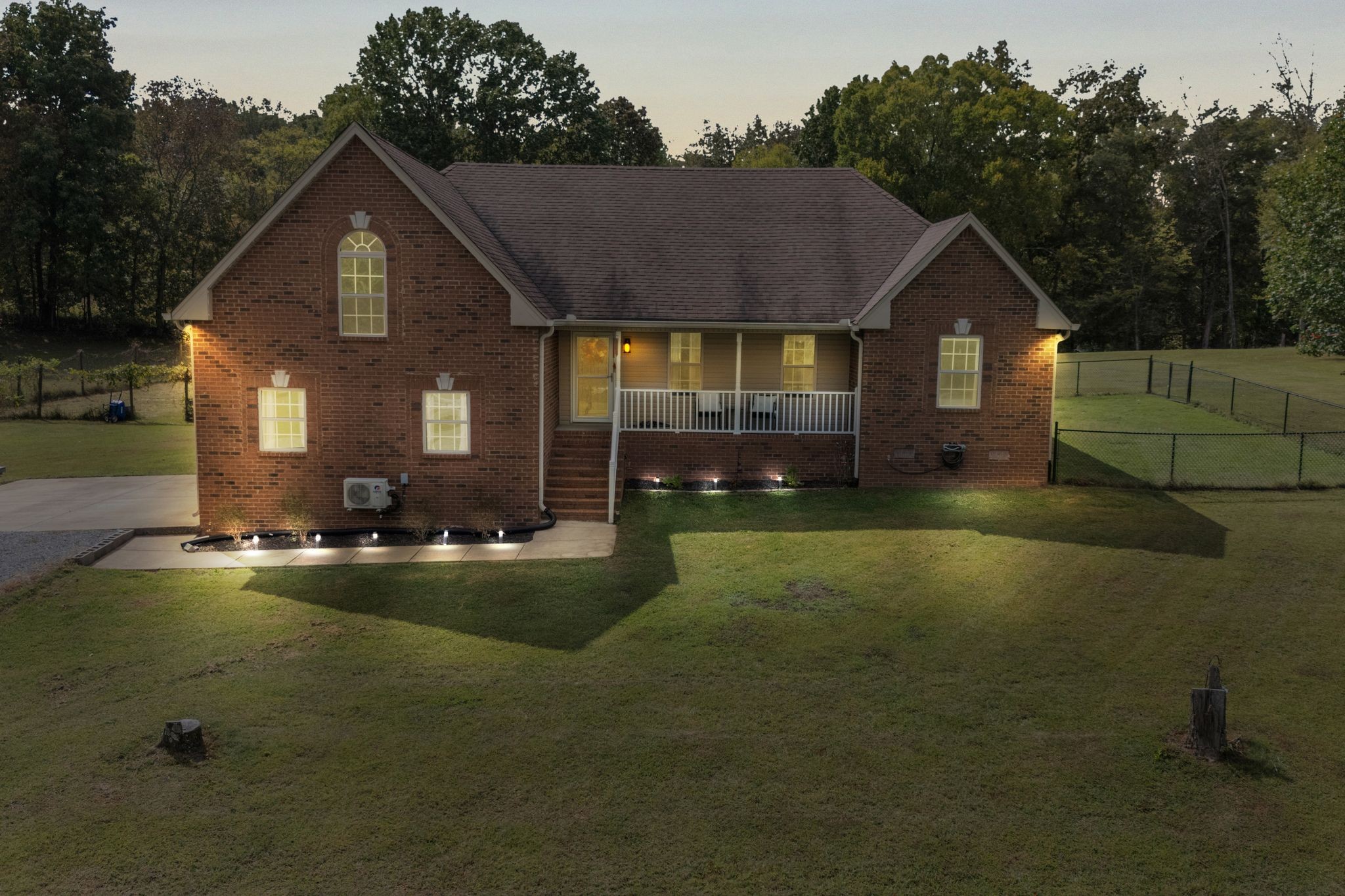 140 Robertson Ln