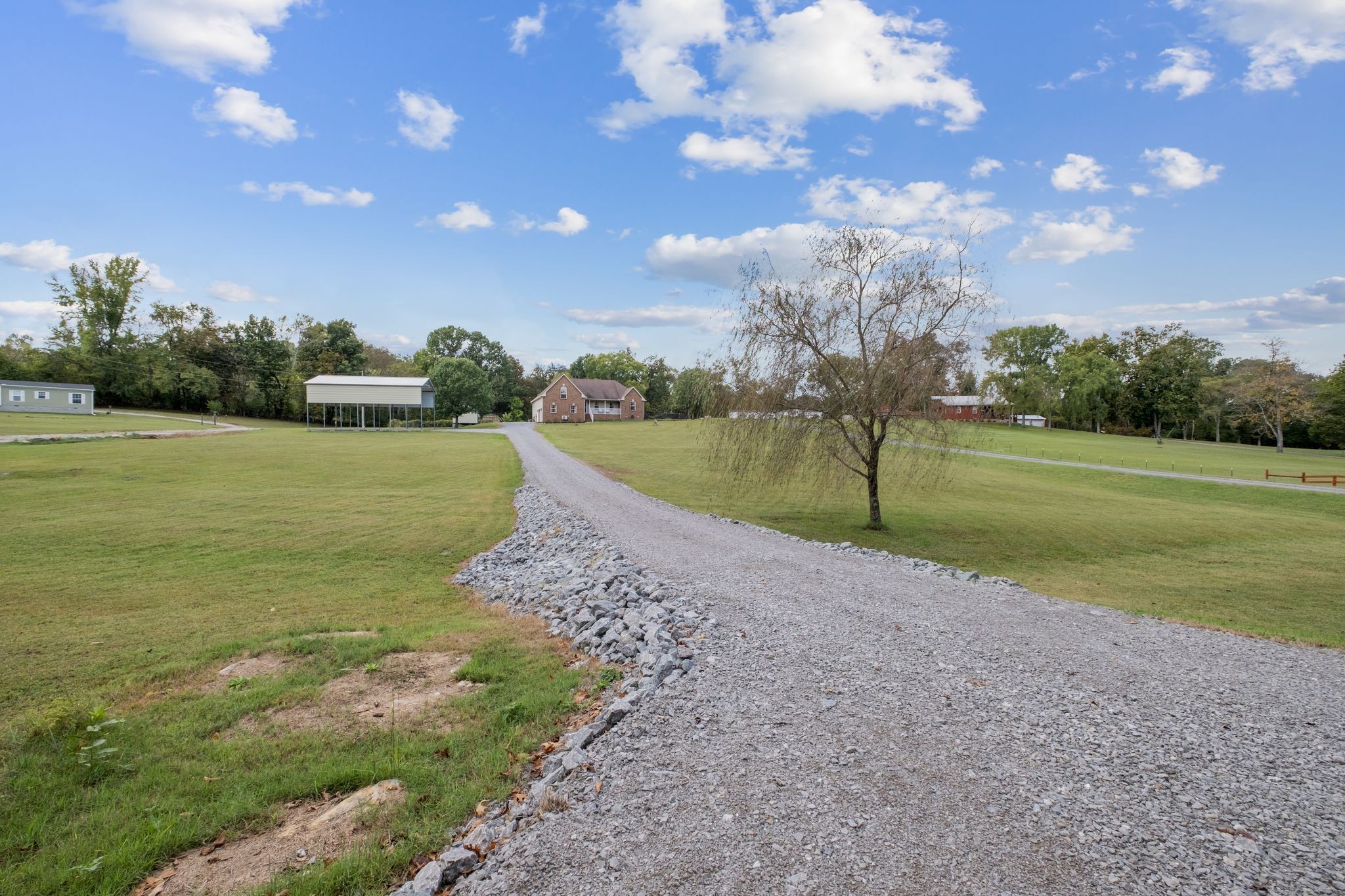 140 Robertson Ln