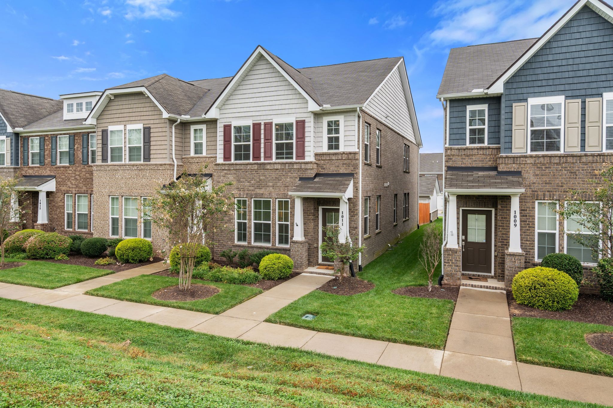1011 Henley Ln
