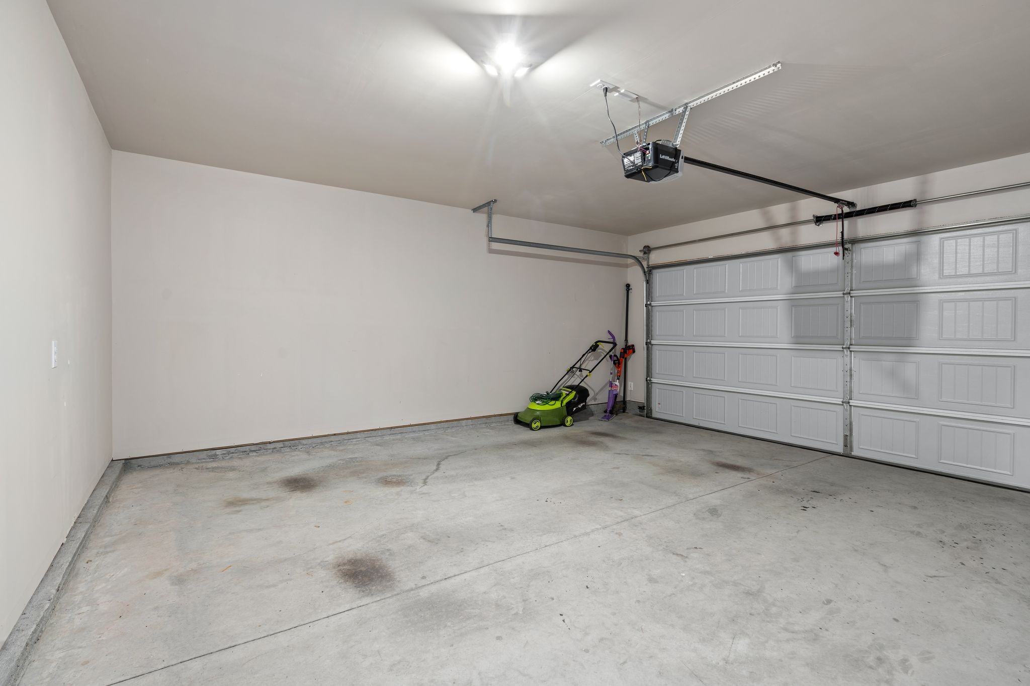 1011 Henley Ln