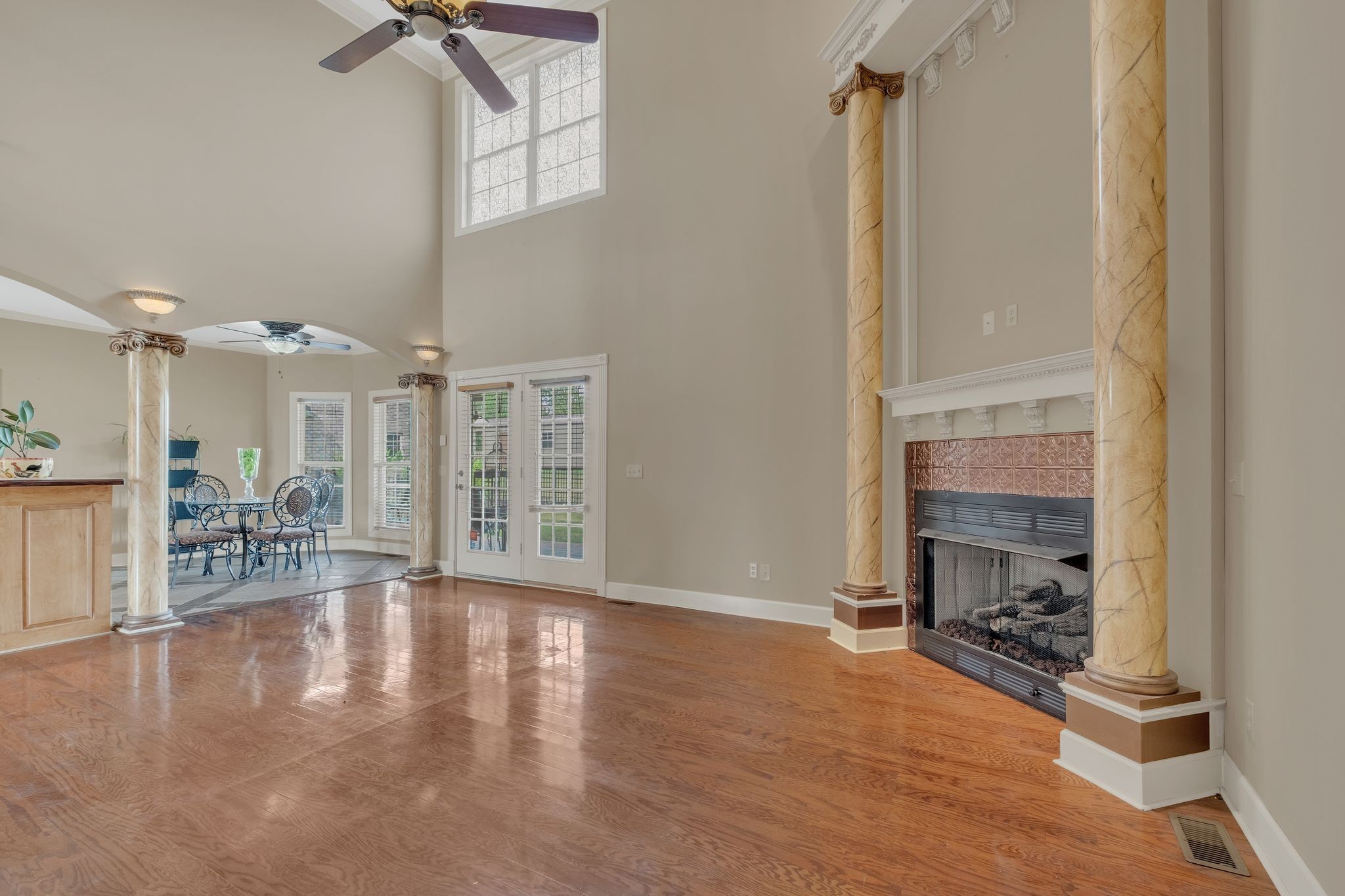 1011 Robertson Rd