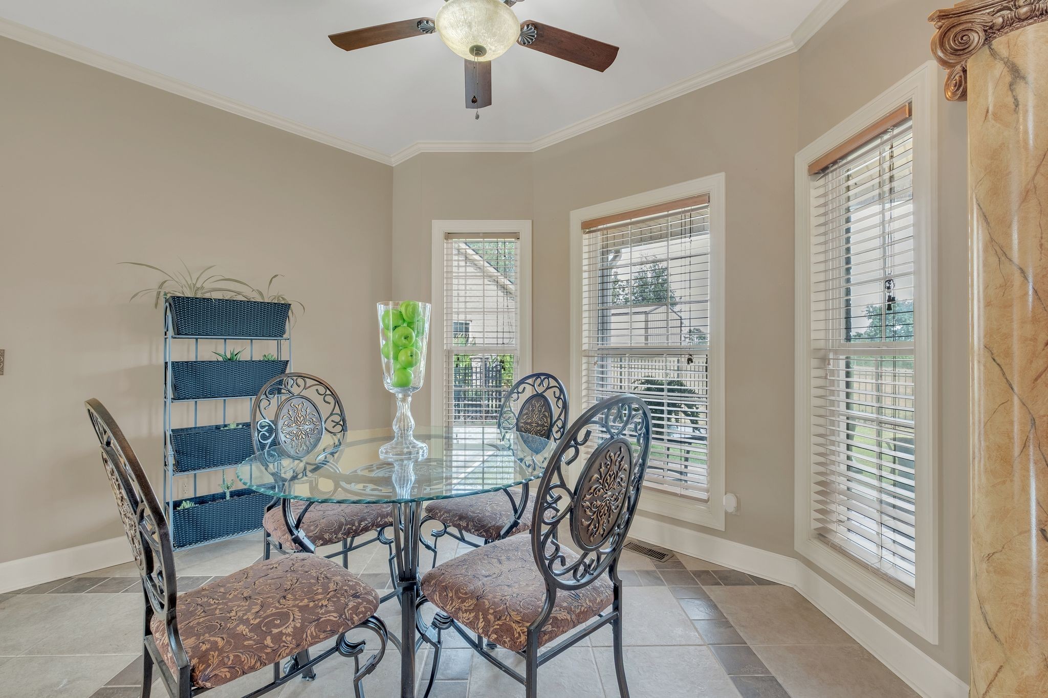 1011 Robertson Rd
