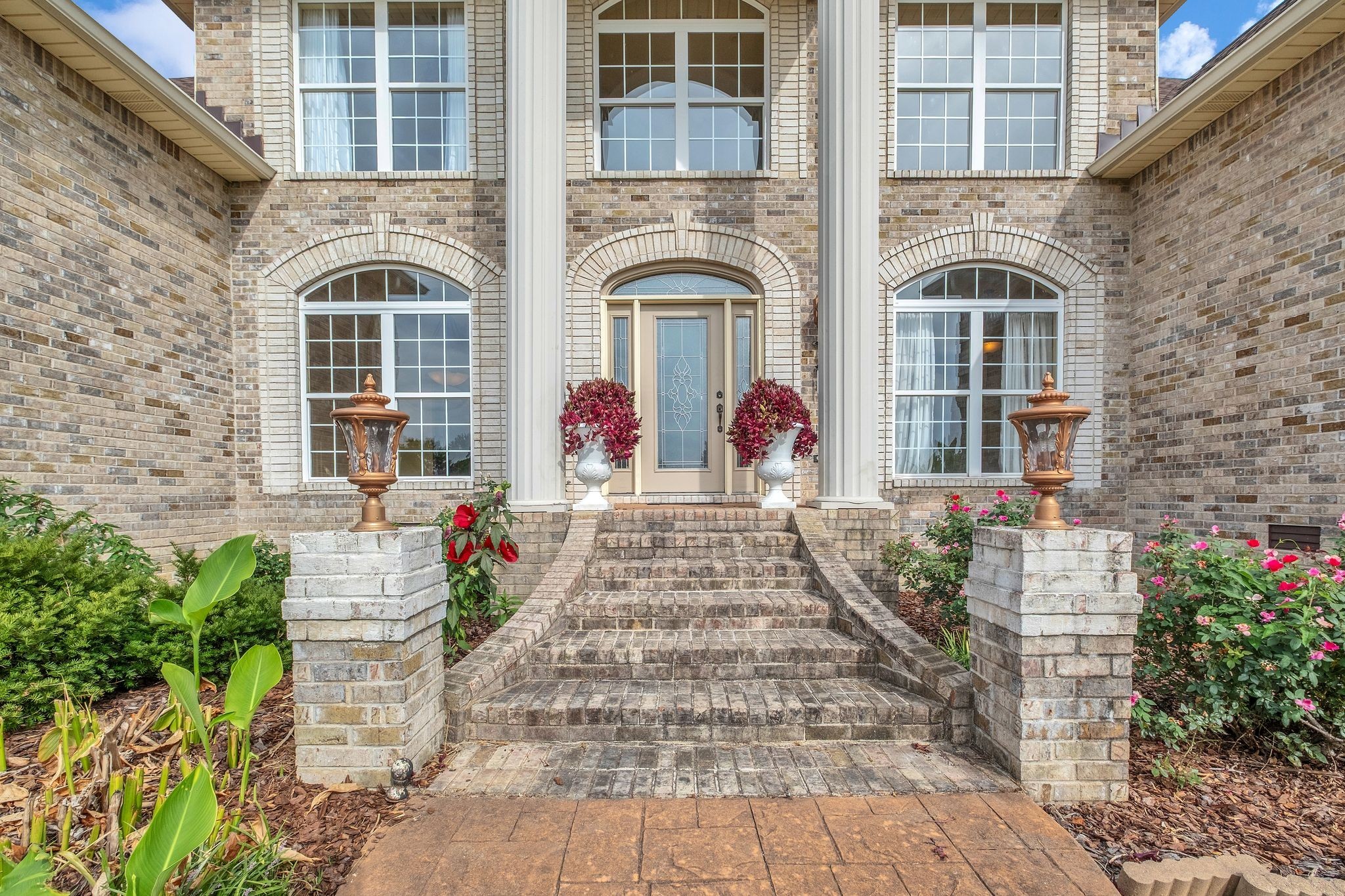 1011 Robertson Rd