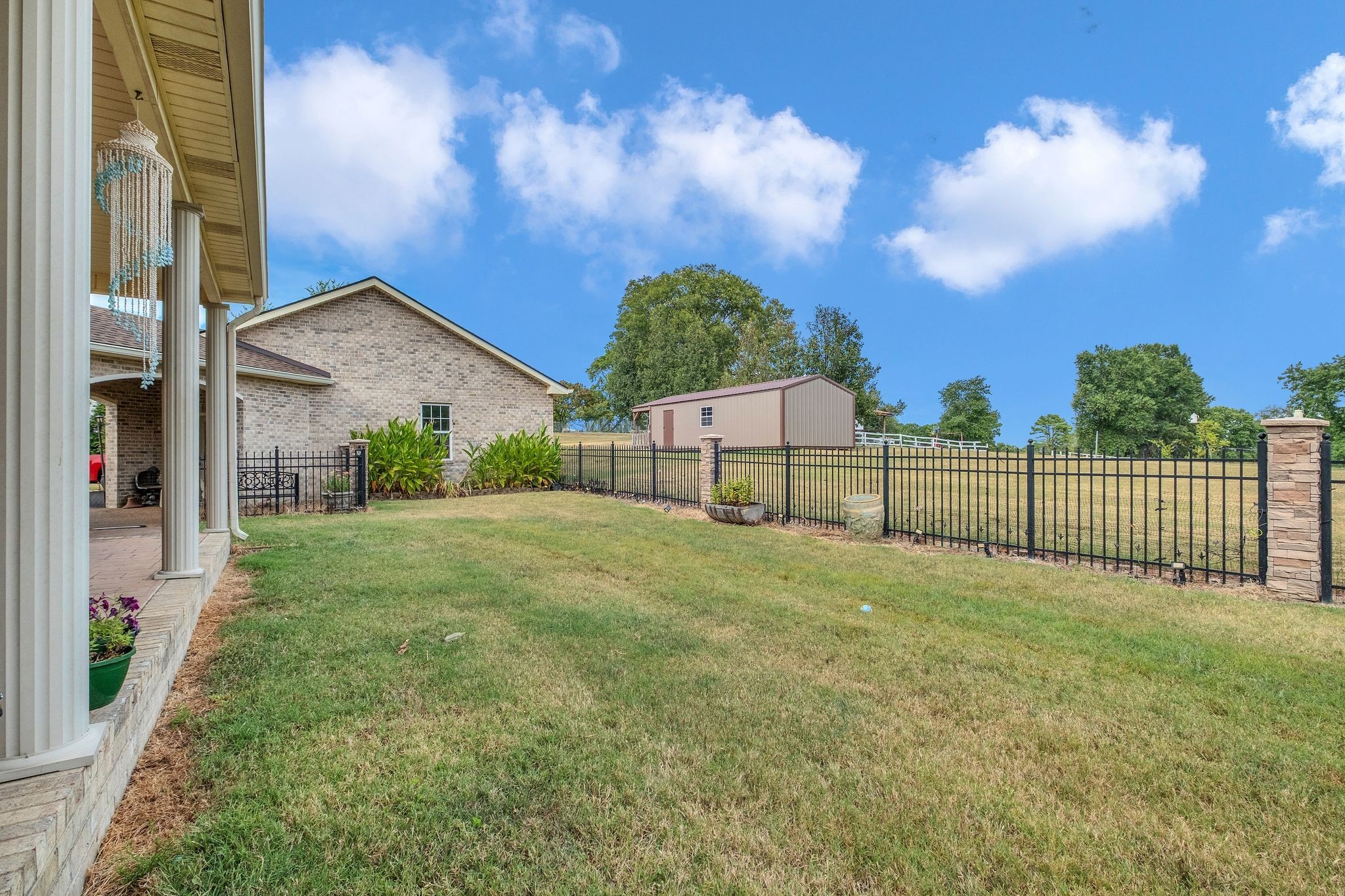 1011 Robertson Rd
