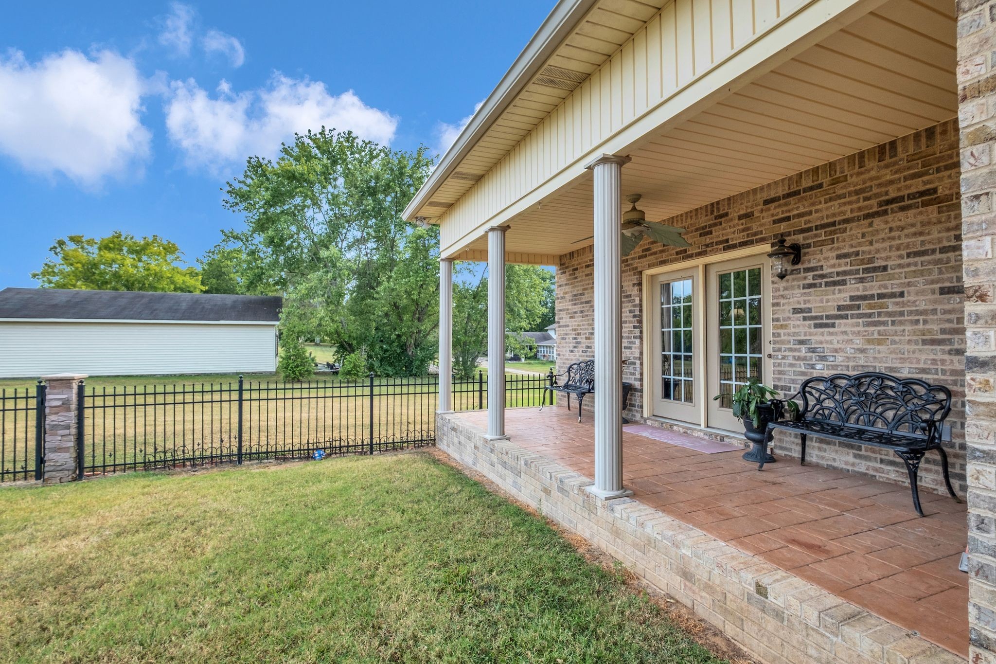 1011 Robertson Rd