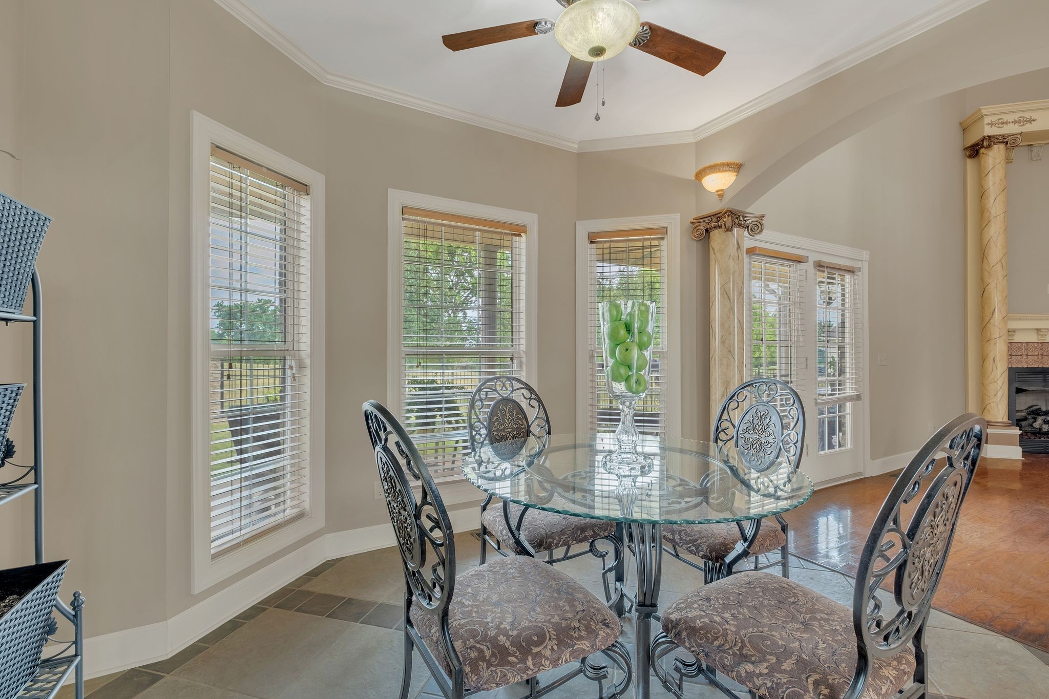 1011 Robertson Rd