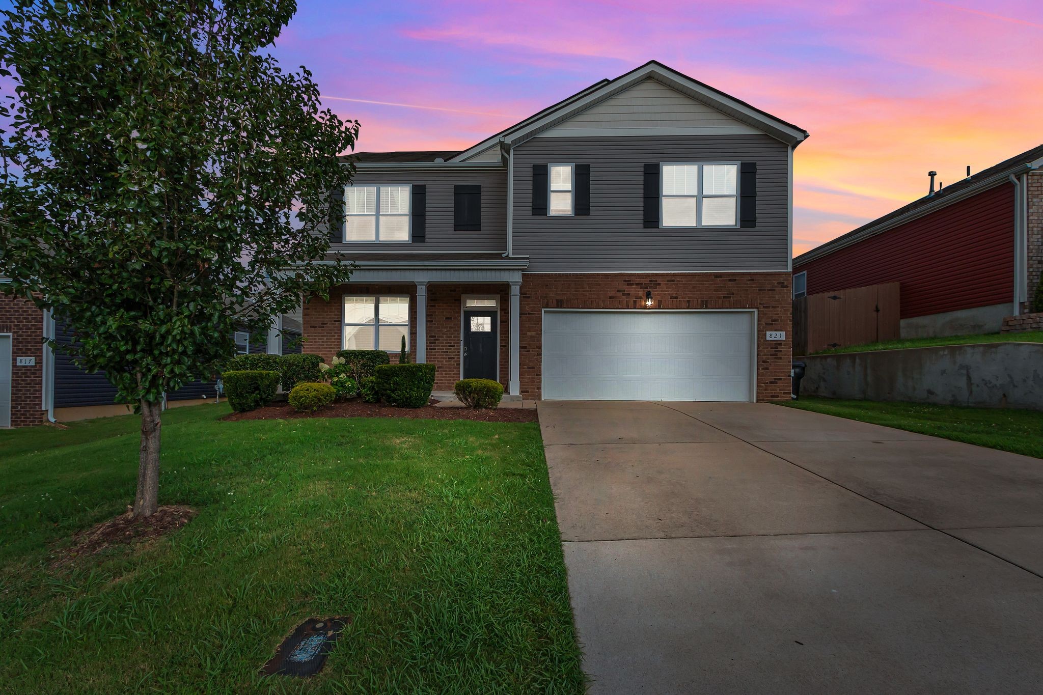 821 Foxdale Dr