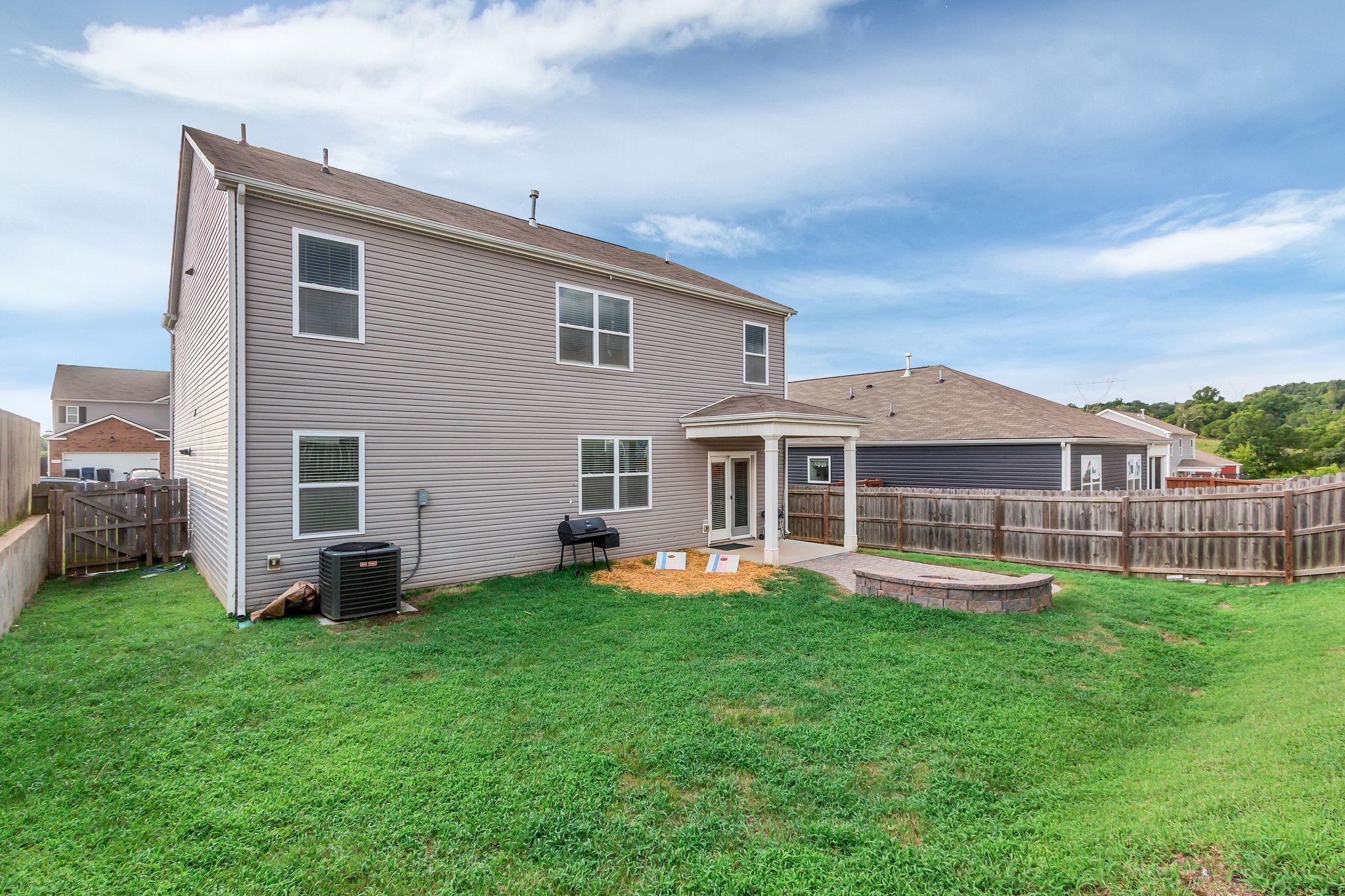 821 Foxdale Dr