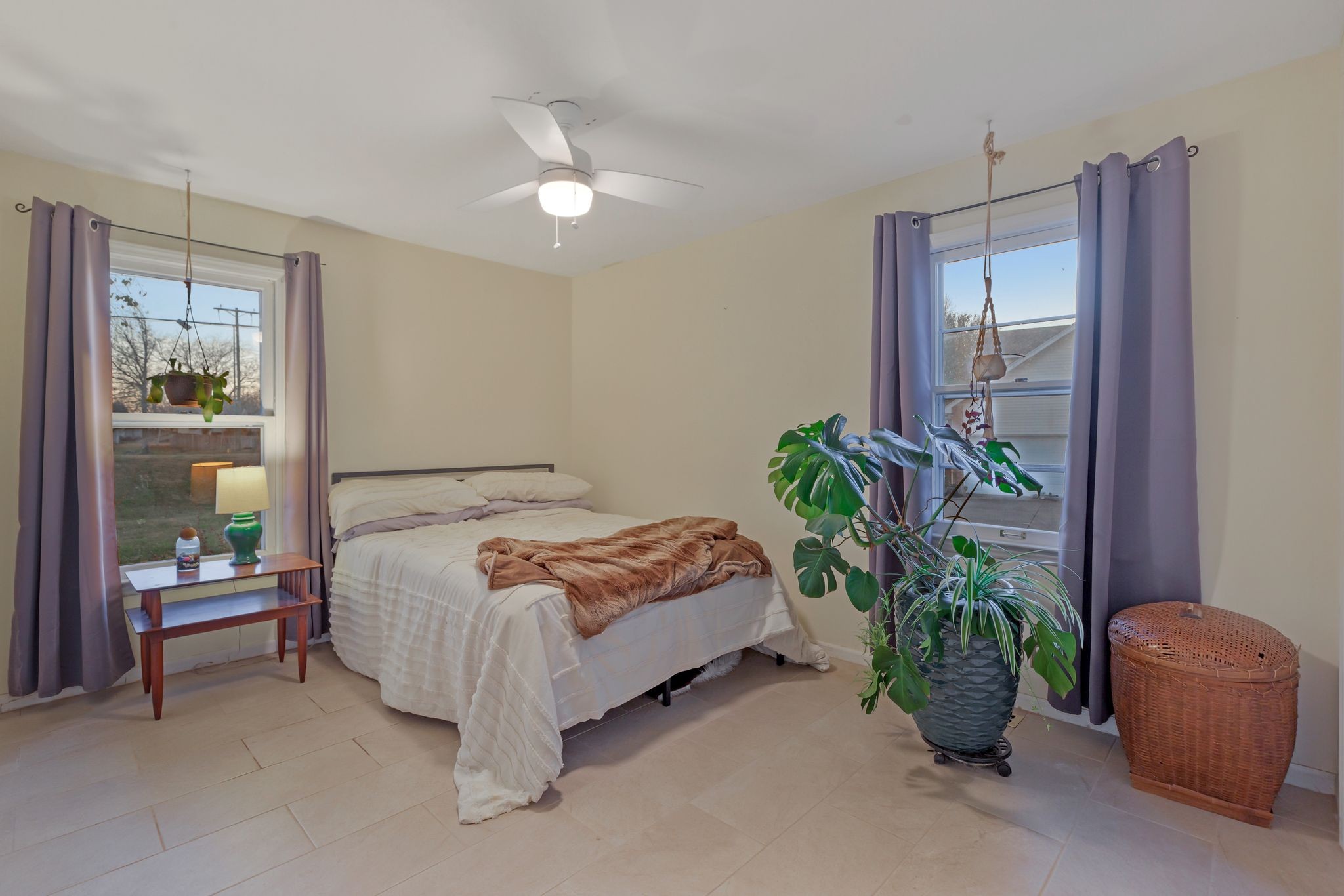 1409 E Northfield Blvd