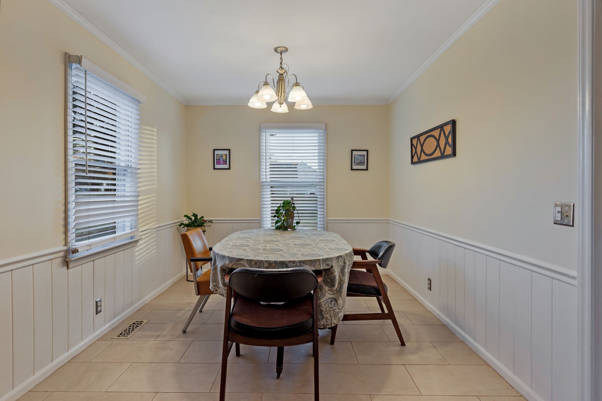 1409 E Northfield Blvd