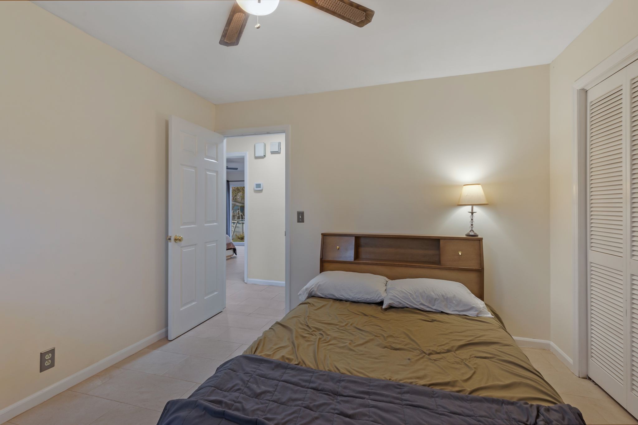 1409 E Northfield Blvd