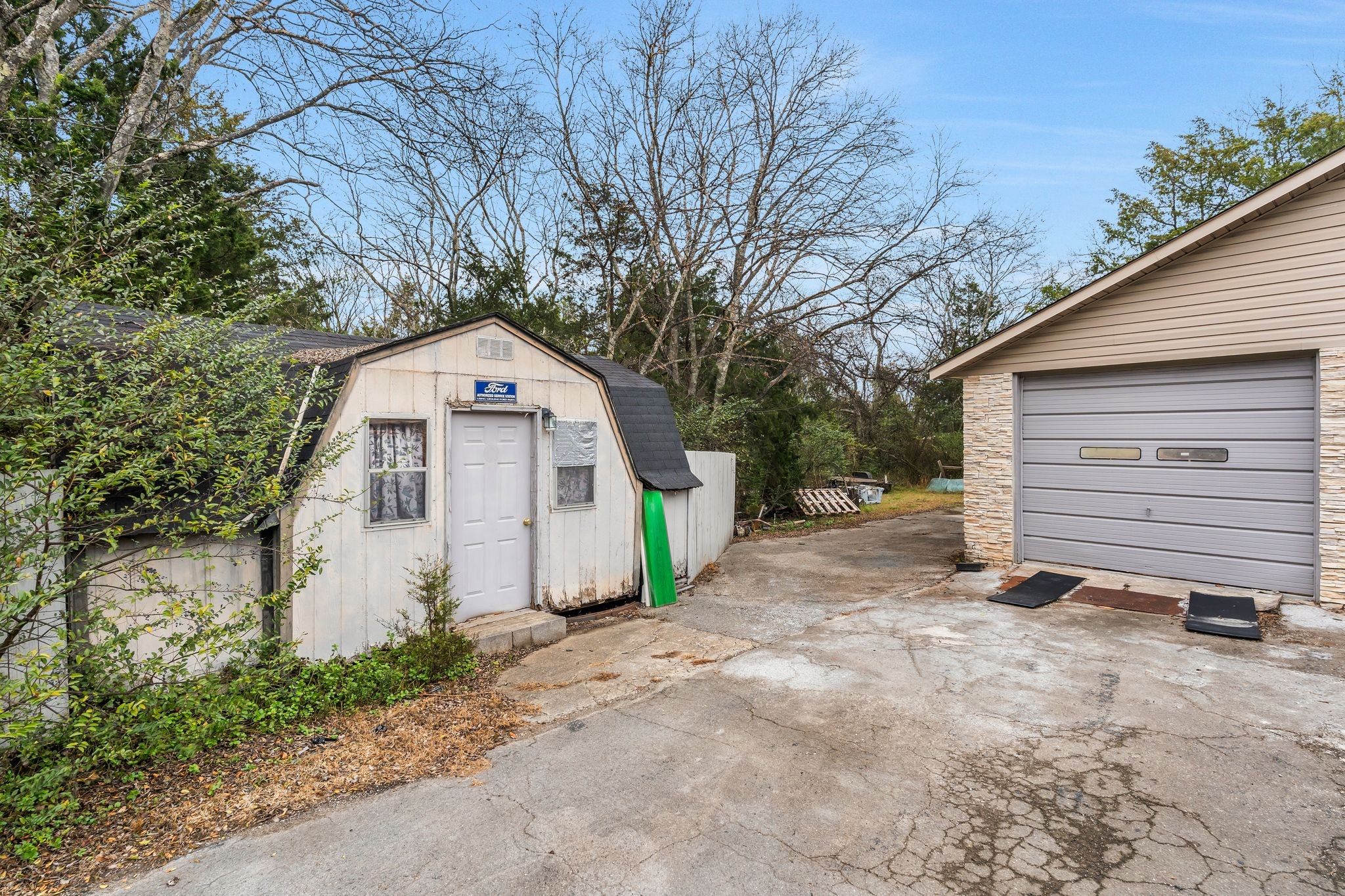 10956 Old Lebanon Rd