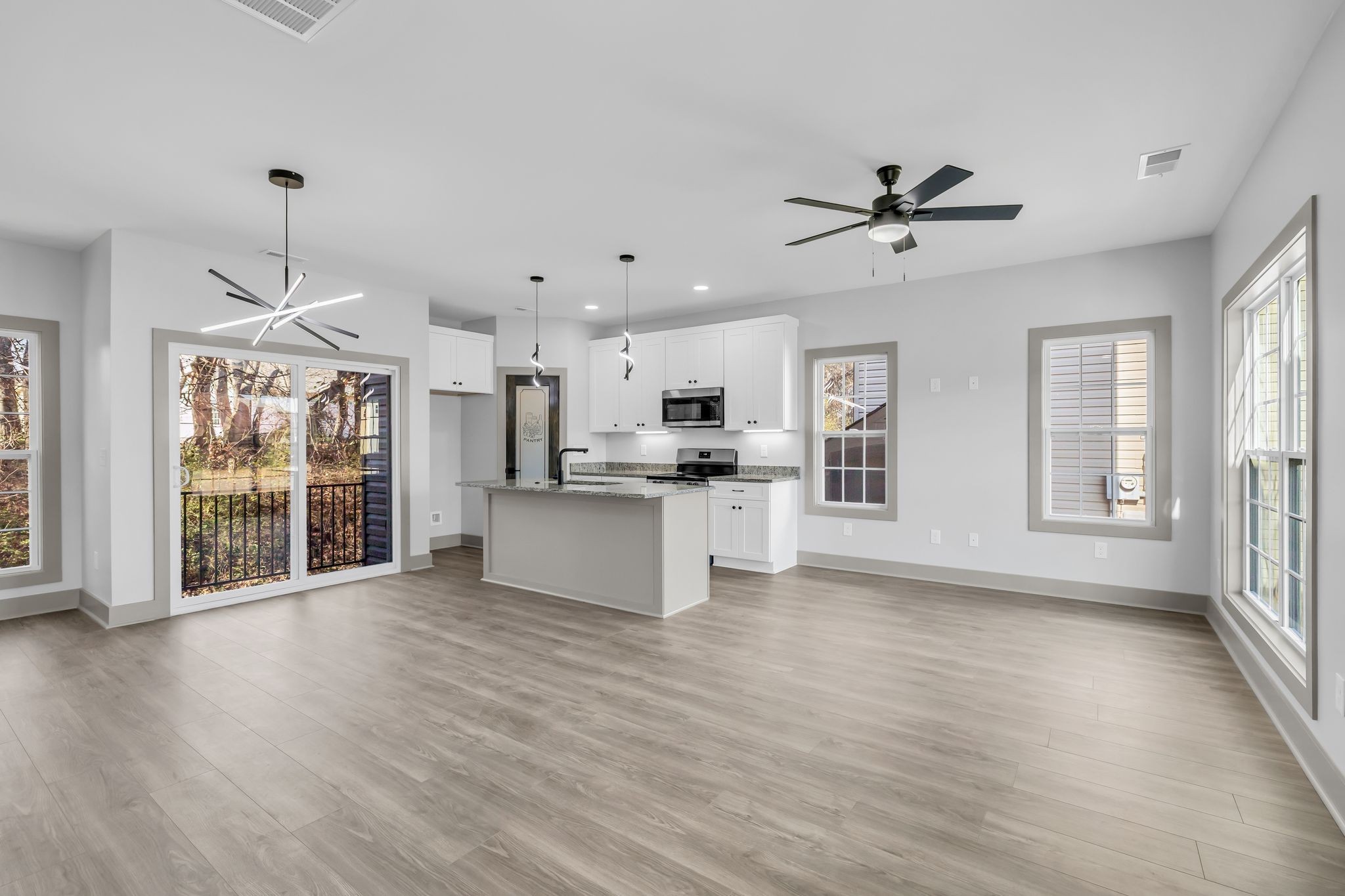 2922 Painted Pony Dr