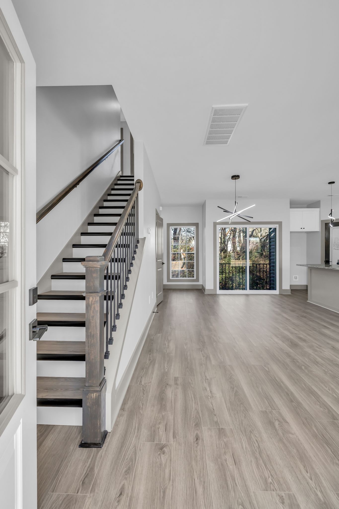 2922 Painted Pony Dr