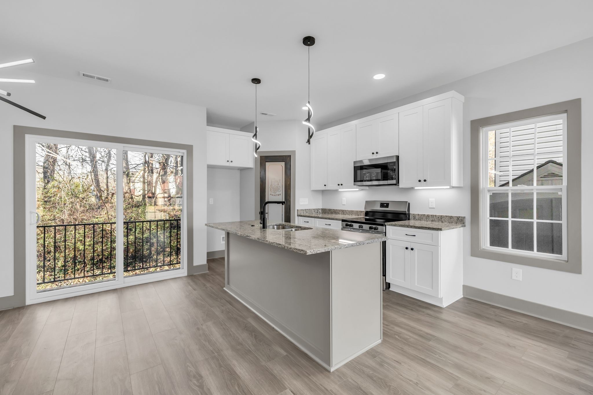 2922 Painted Pony Dr