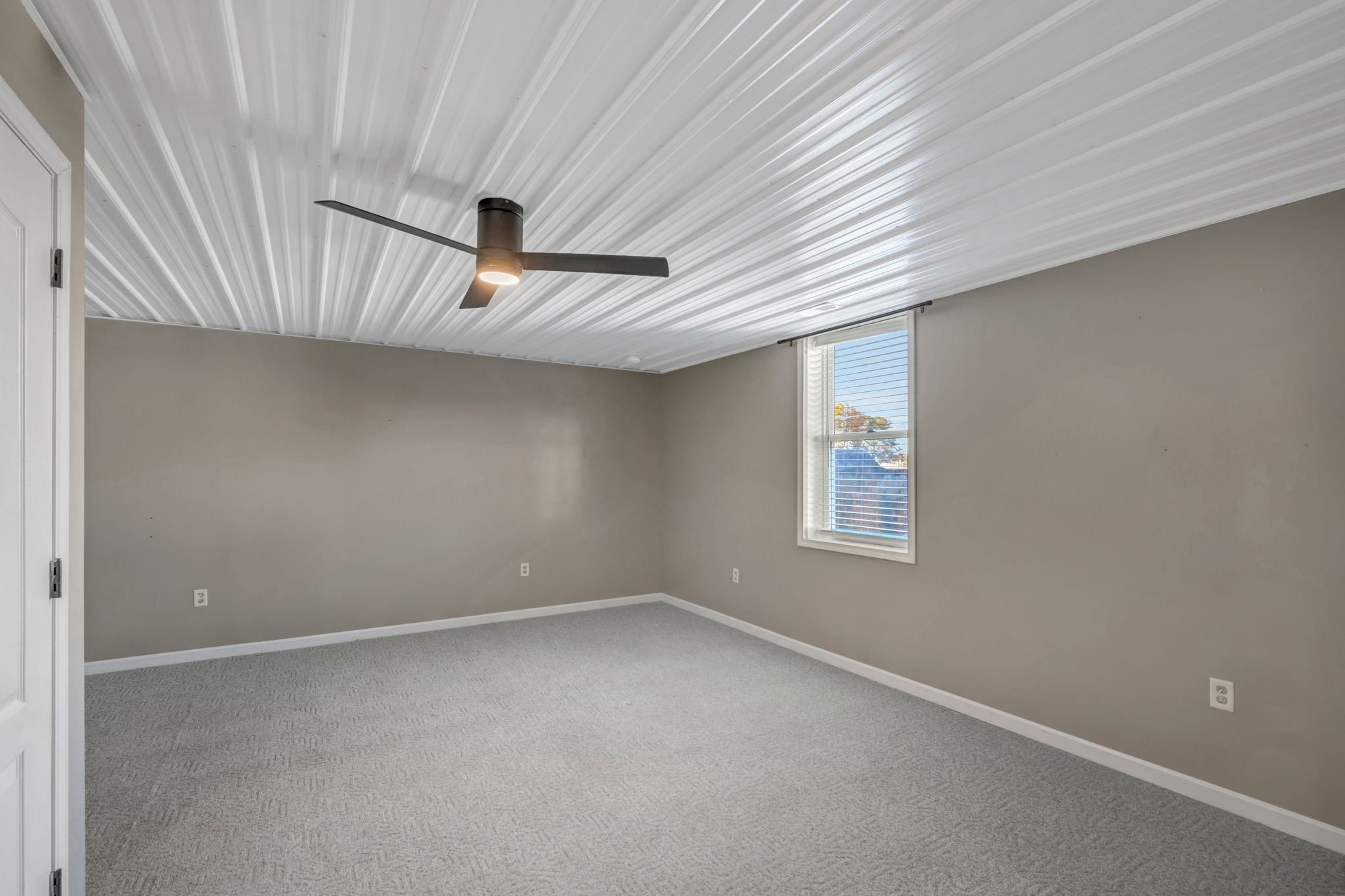 5440 Eugene Kennedy Ln