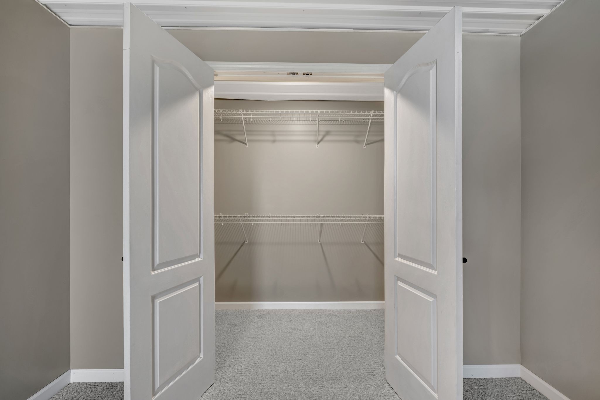 5440 Eugene Kennedy Ln