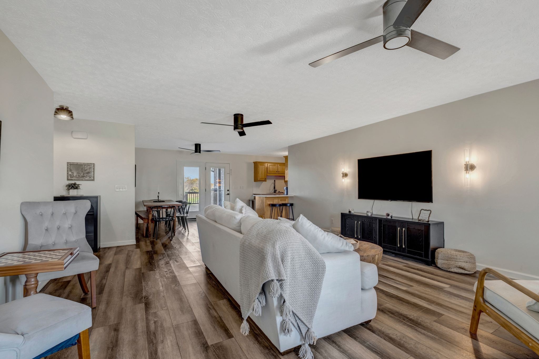 5440 Eugene Kennedy Ln