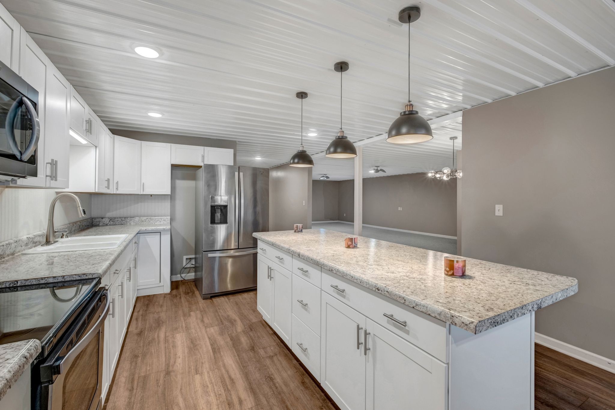 5440 Eugene Kennedy Ln