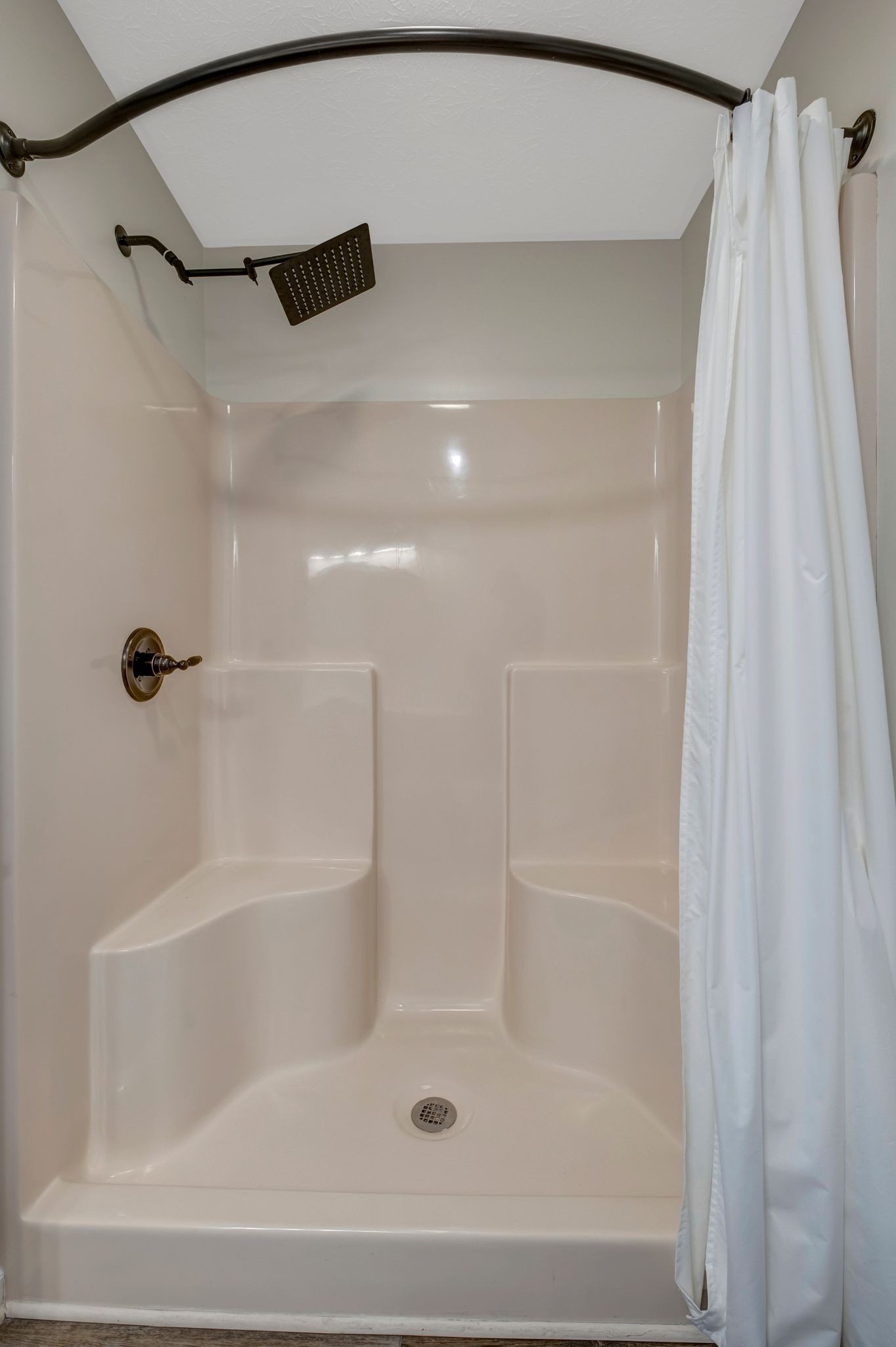 5440 Eugene Kennedy Ln