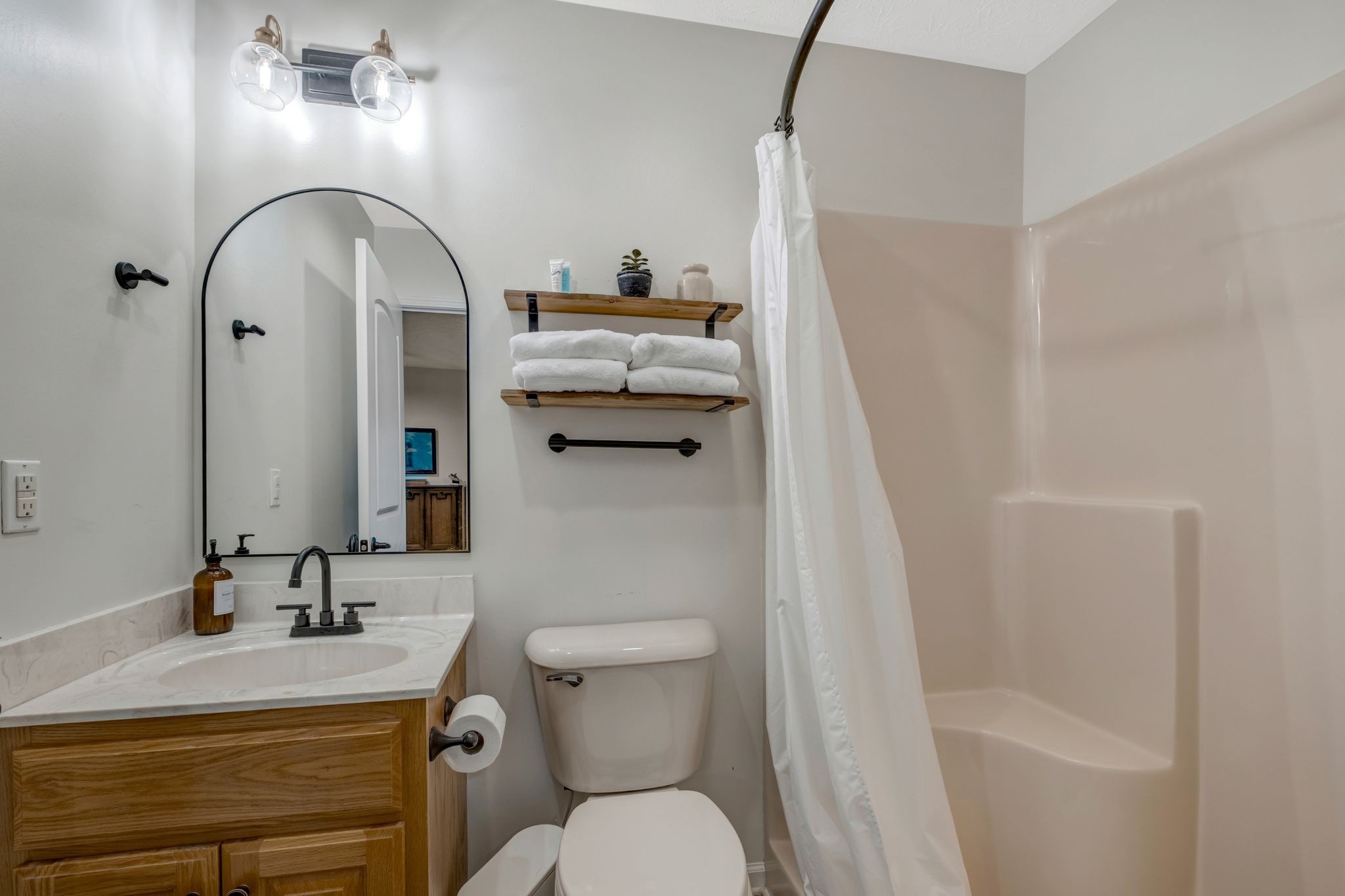 5440 Eugene Kennedy Ln