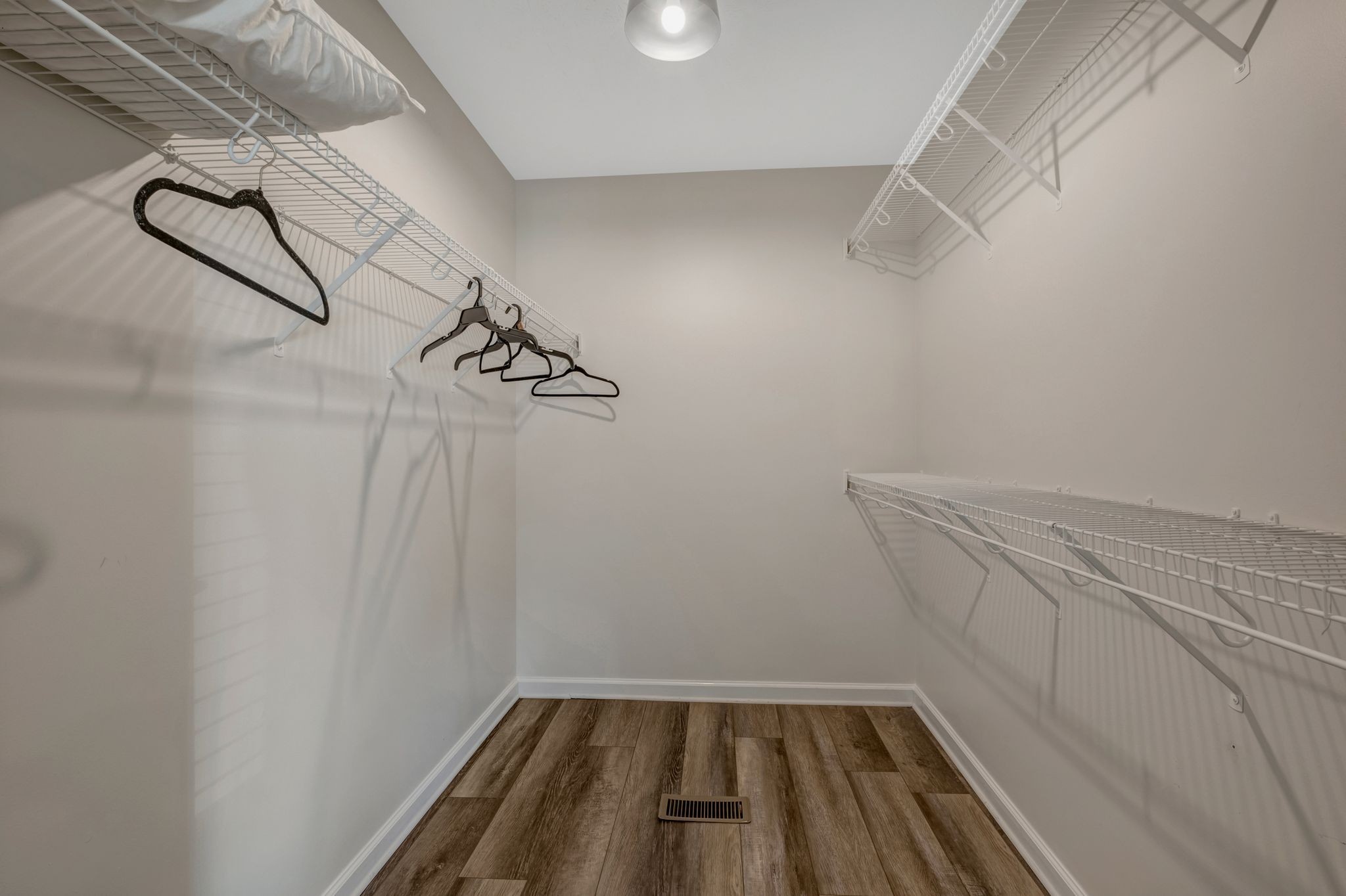 5440 Eugene Kennedy Ln