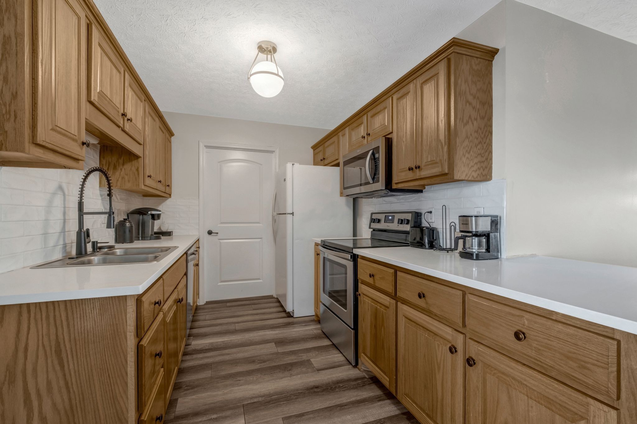 5440 Eugene Kennedy Ln