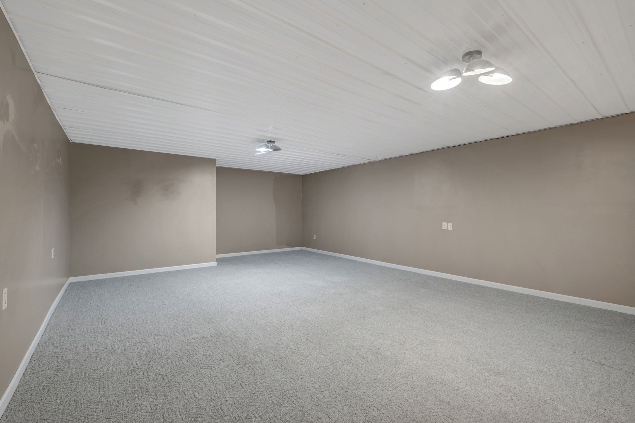 5440 Eugene Kennedy Ln