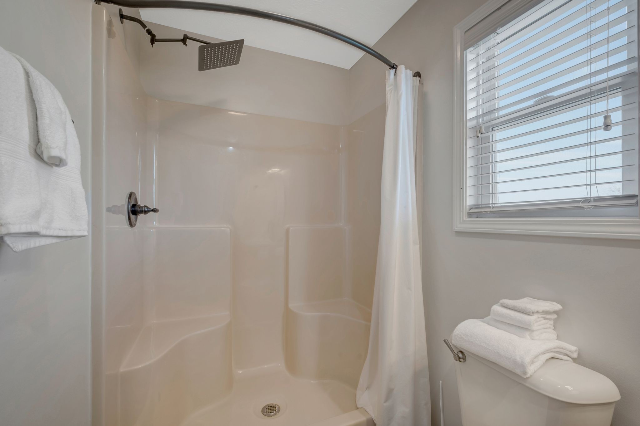 5440 Eugene Kennedy Ln