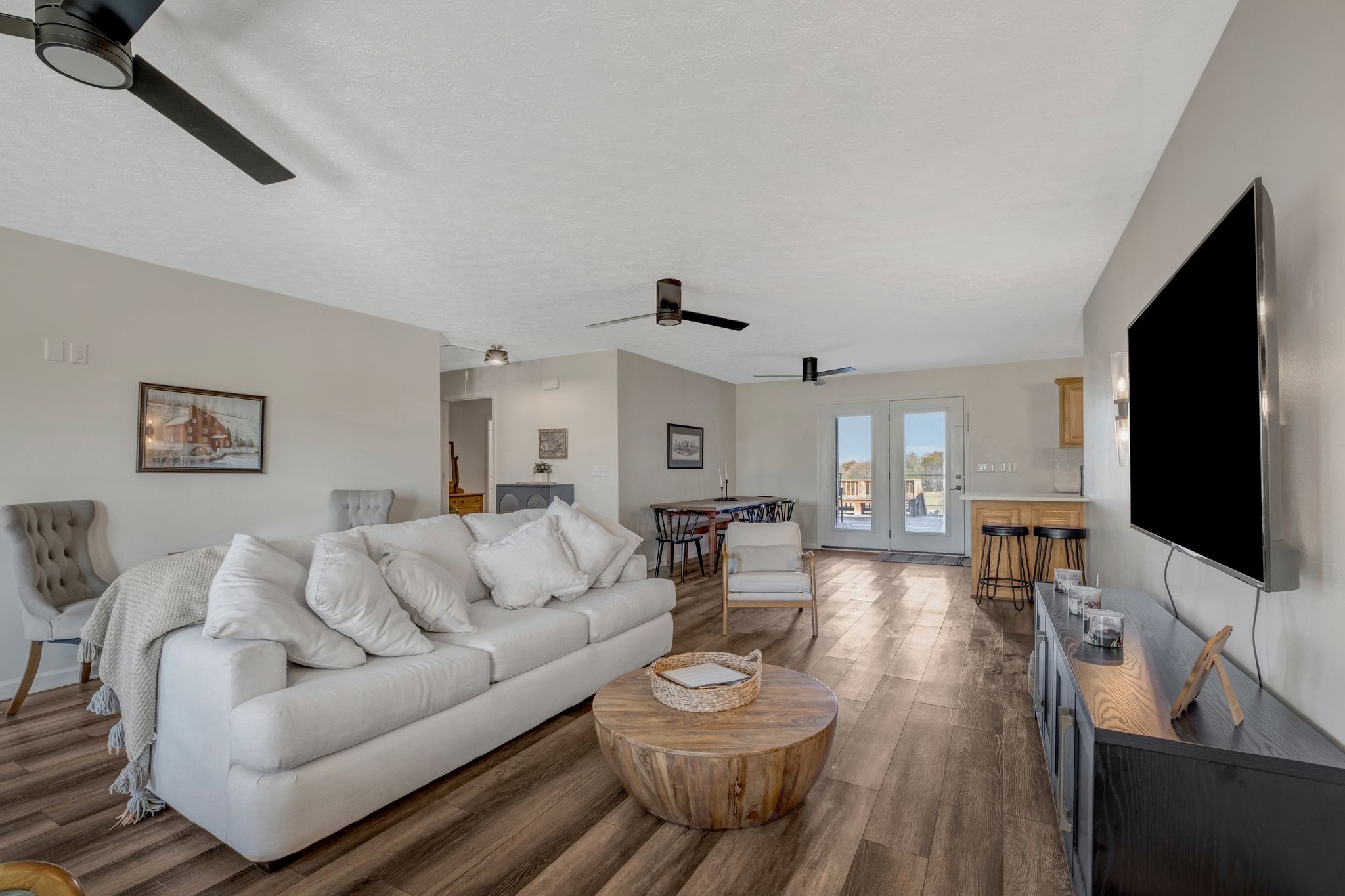 5440 Eugene Kennedy Ln