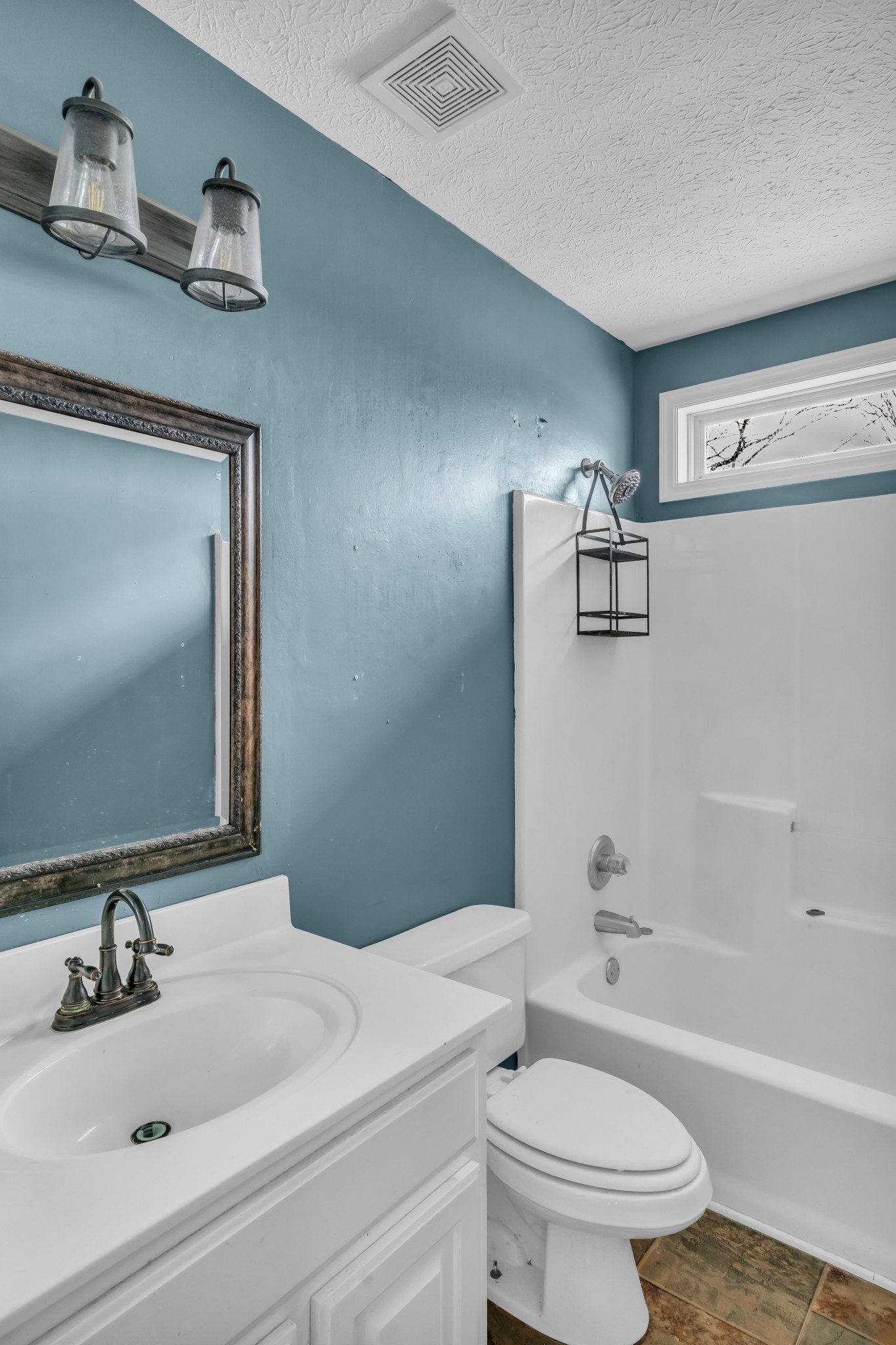 1009 Lewis Jones Blvd