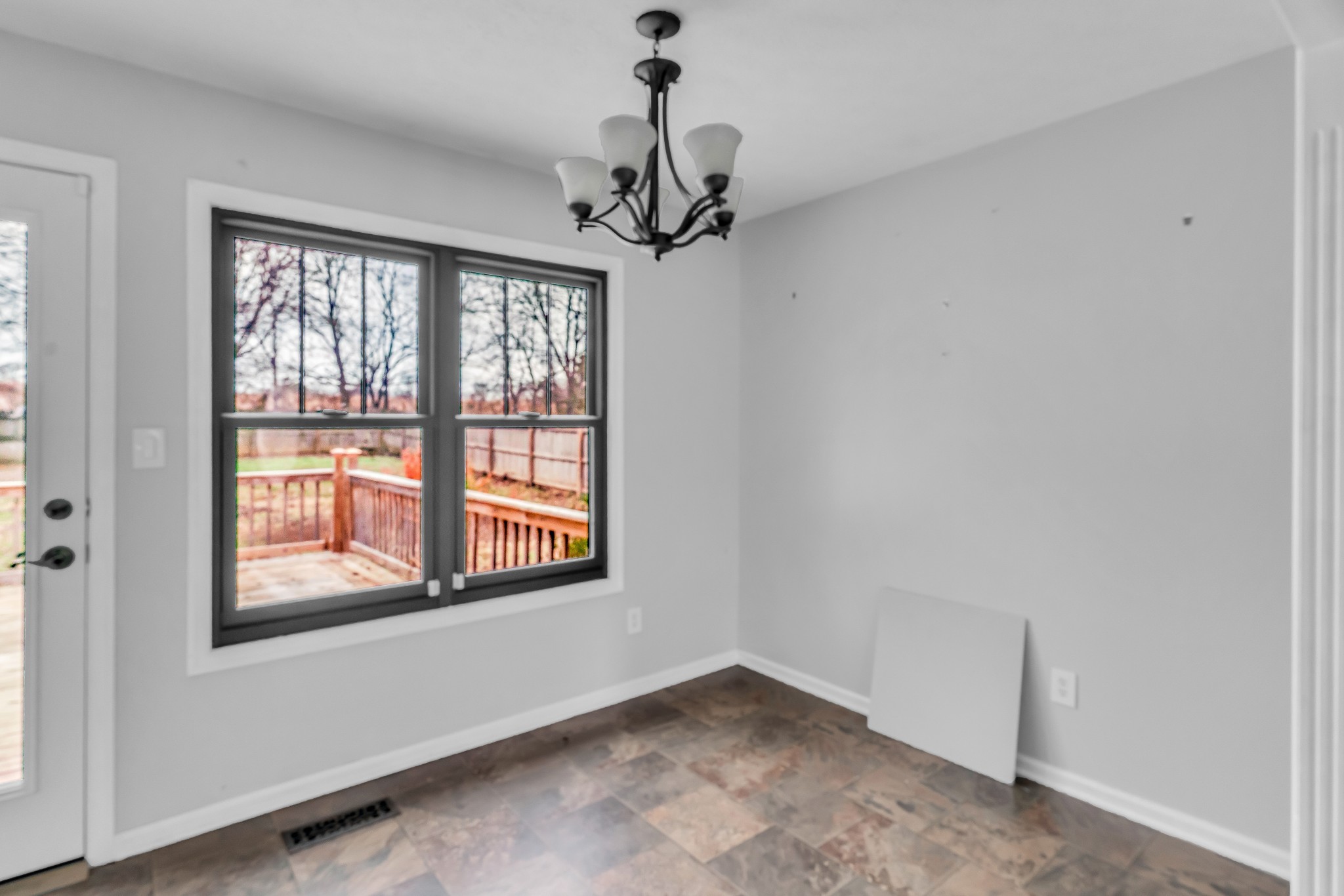 1009 Lewis Jones Blvd