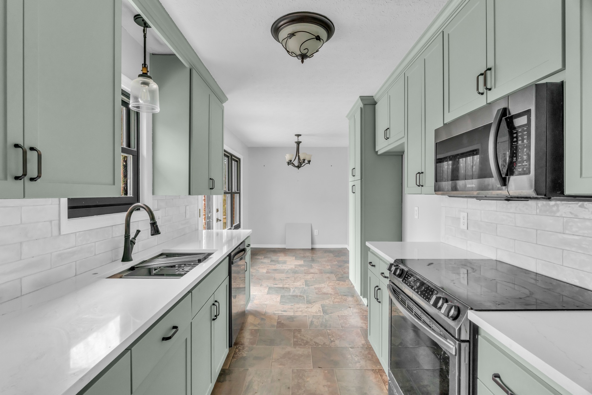 1009 Lewis Jones Blvd