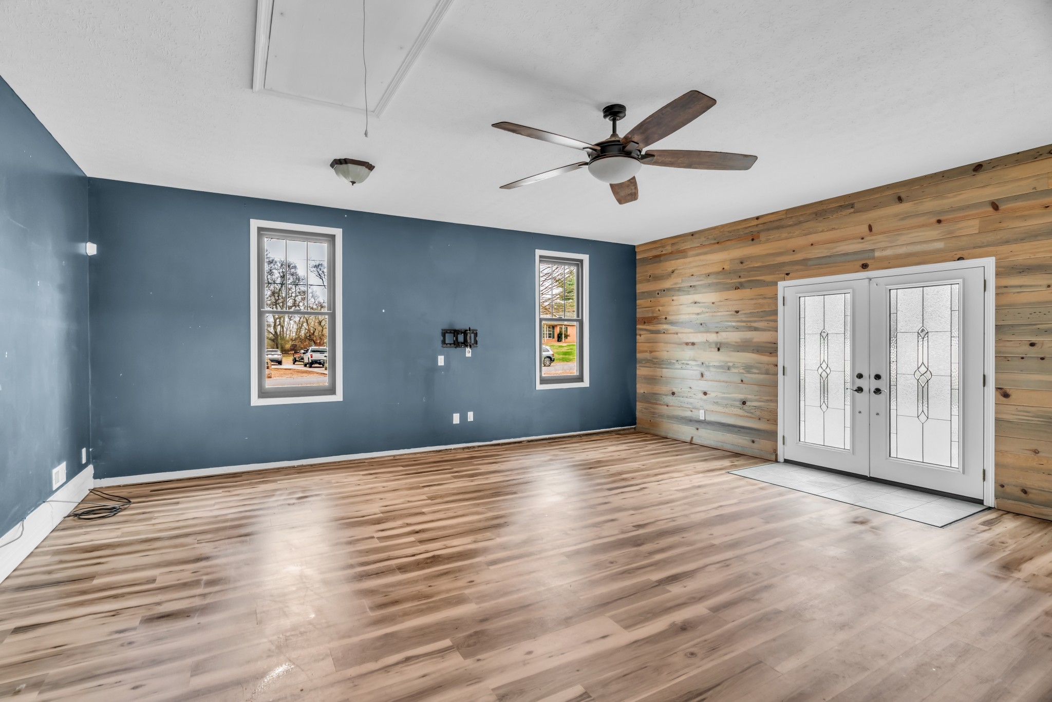 1009 Lewis Jones Blvd