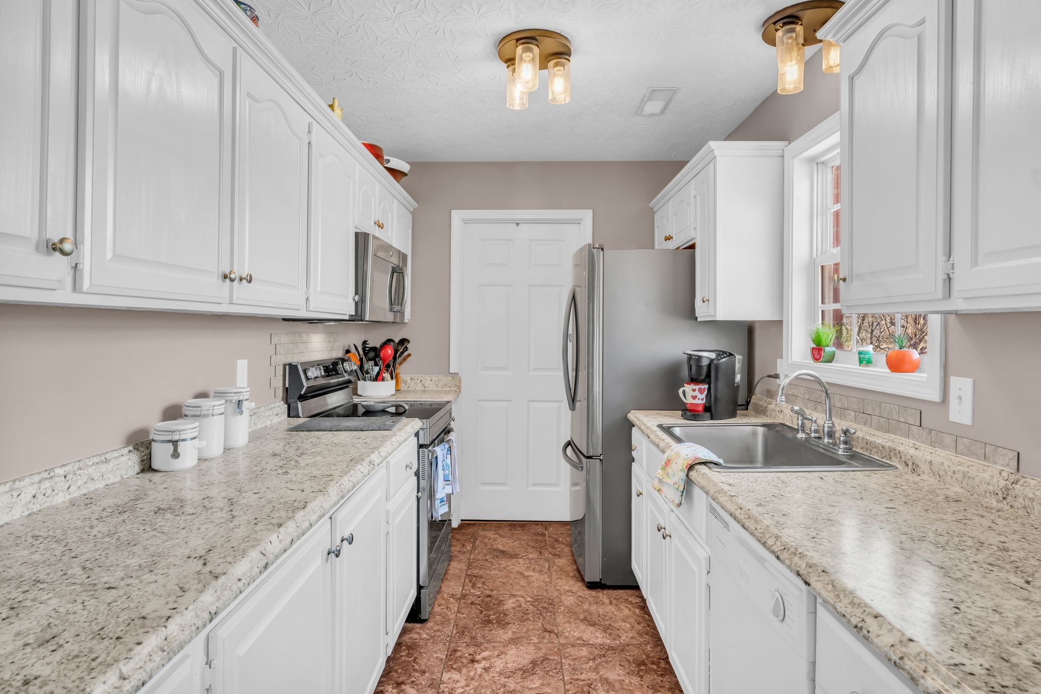 2450 Scotty Parker Rd