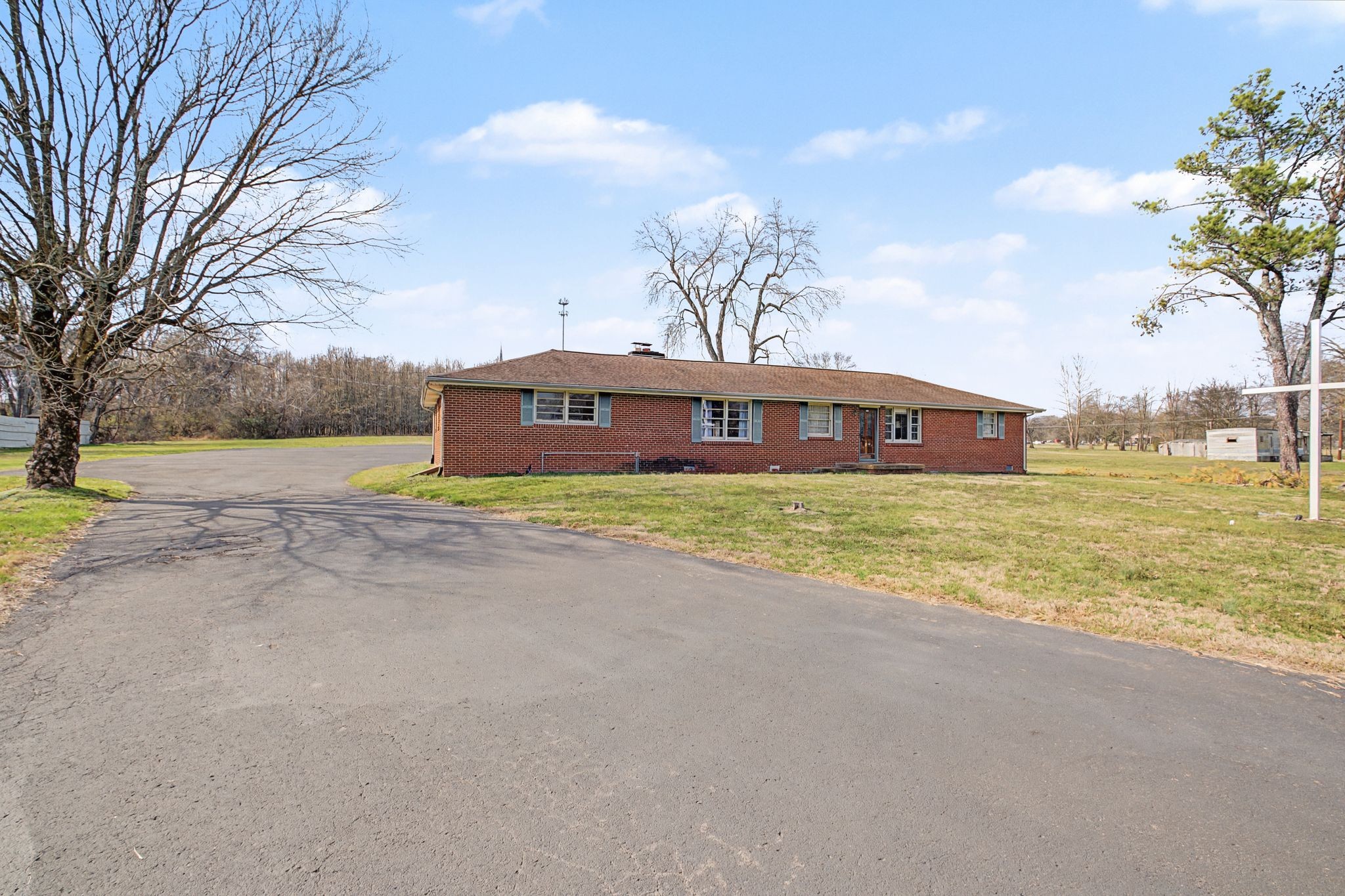 611 New Shackle Island Rd