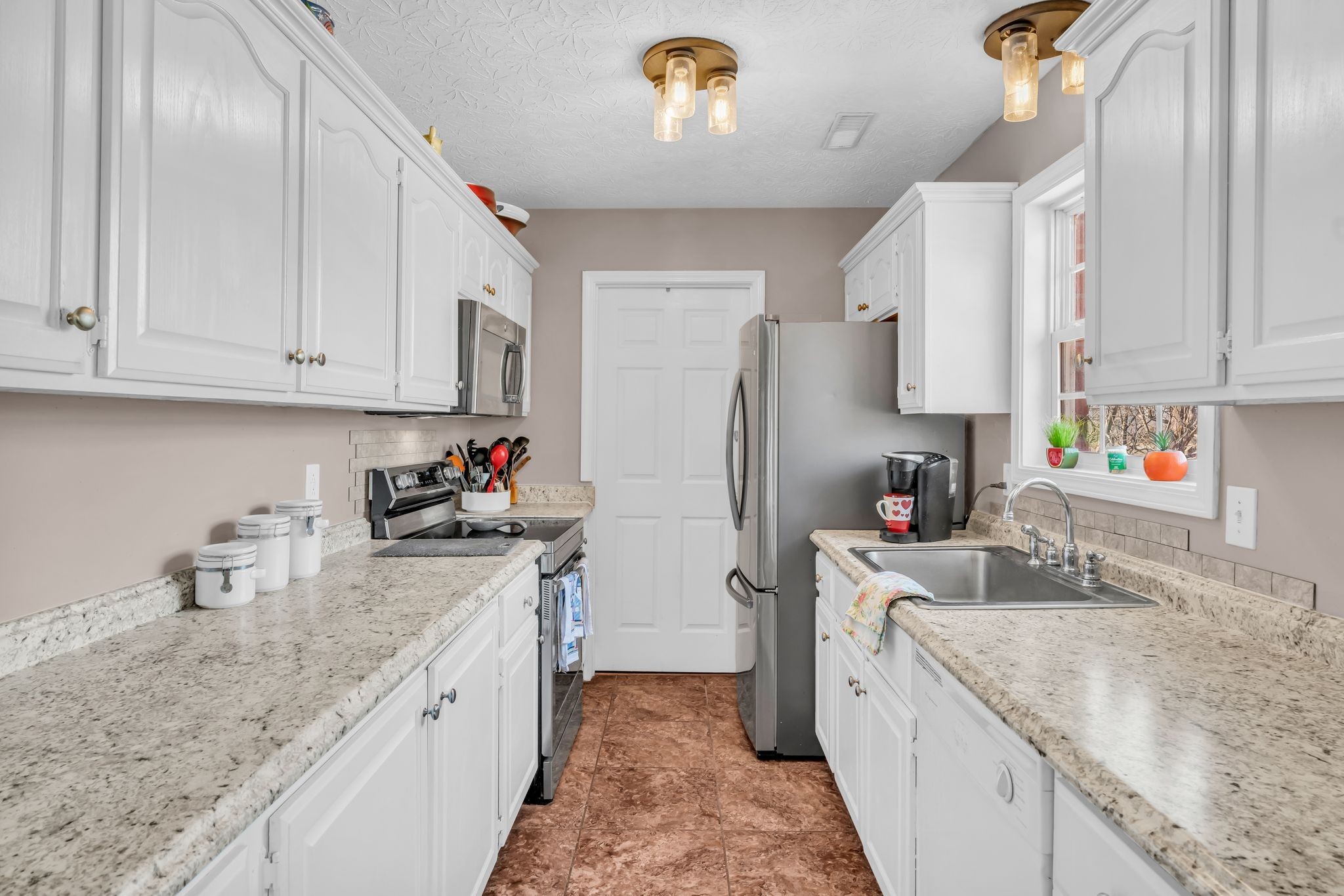 2450 Scotty Parker Rd