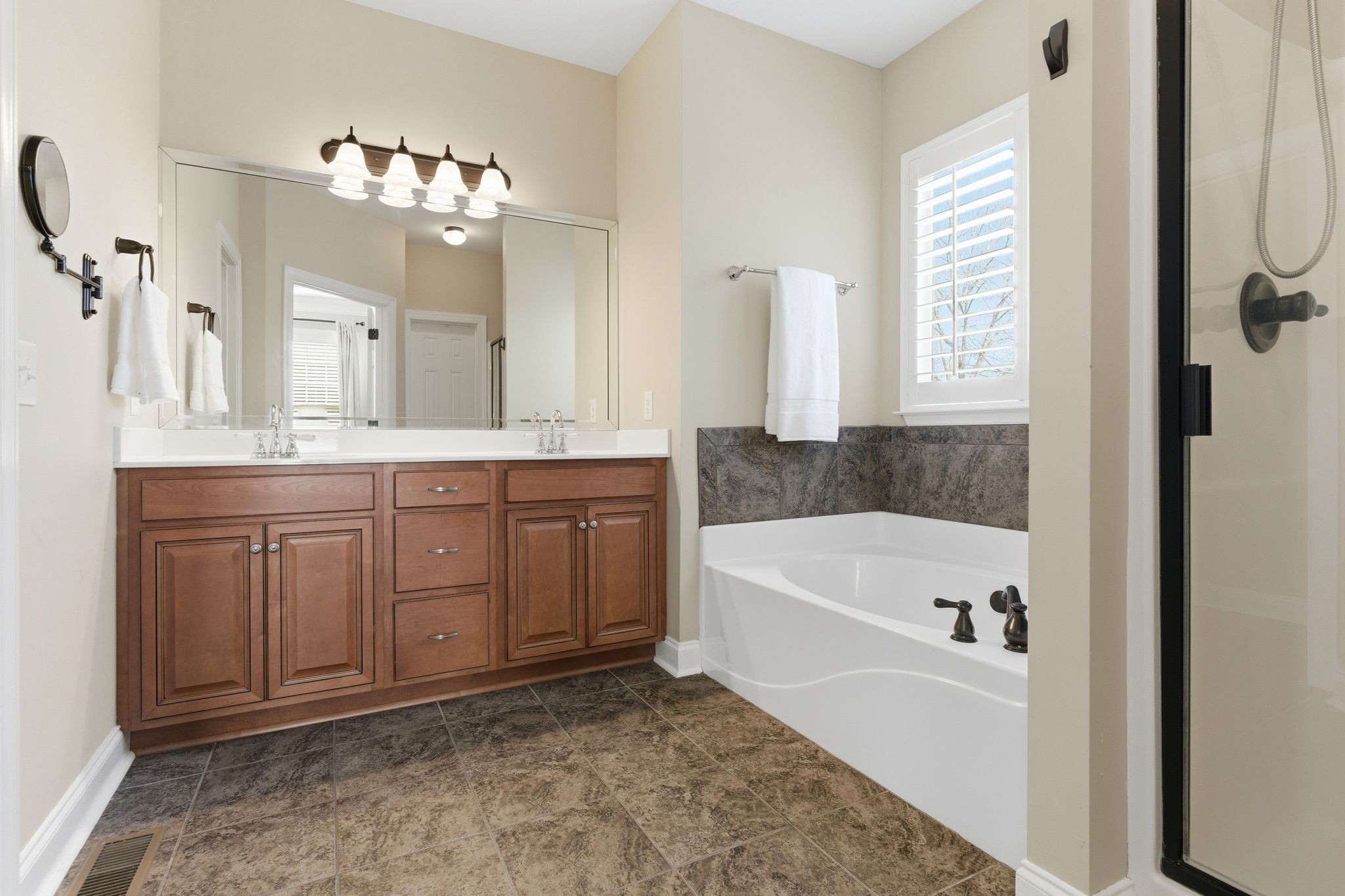 1011 Five Coves Trce