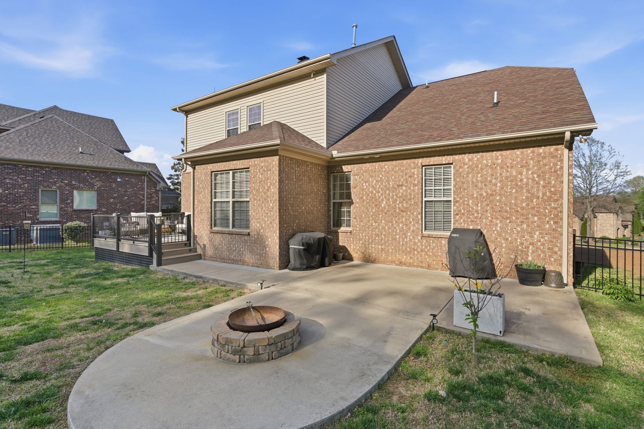 1011 Five Coves Trce