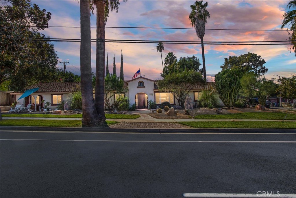 340 S San Mateo Street