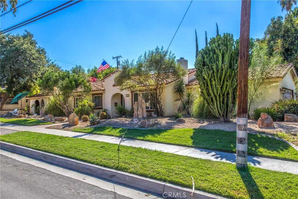 340 S San Mateo Street