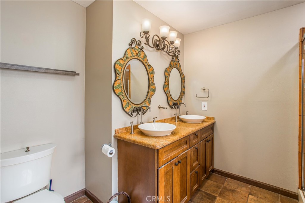 340 S San Mateo Street