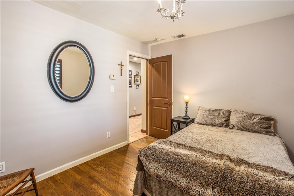 340 S San Mateo Street