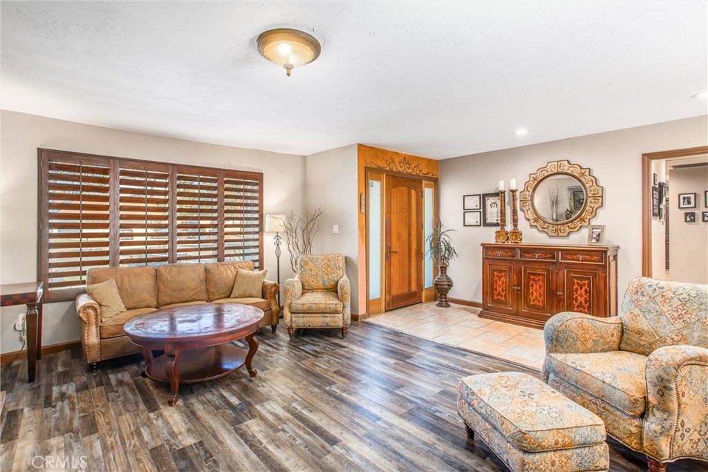 340 S San Mateo Street