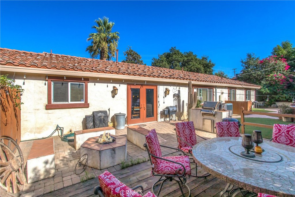 340 S San Mateo Street