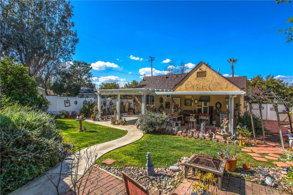 224 E Highland Avenue