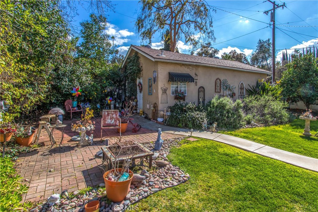 224 E Highland Avenue