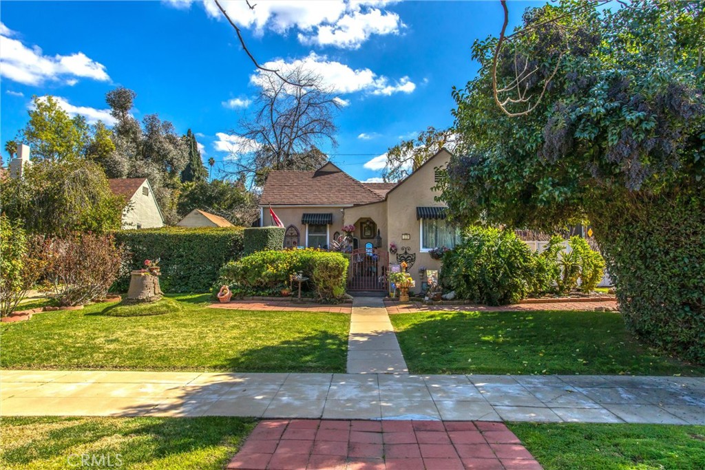 224 E Highland Avenue