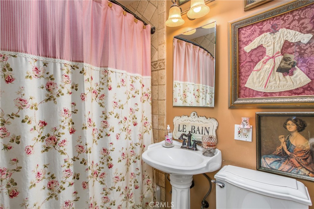 224 E Highland Avenue