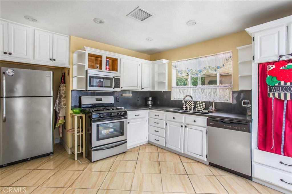 224 E Highland Avenue